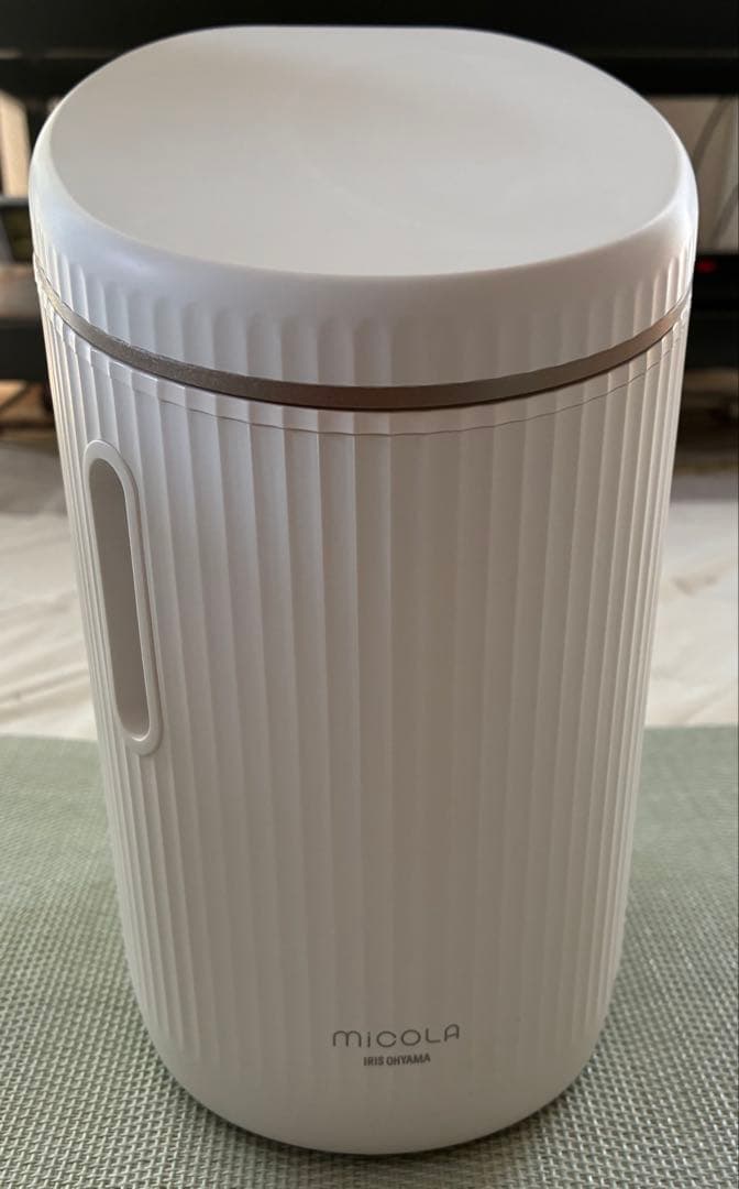 FST-101　美顔器　アイリスオーヤマ