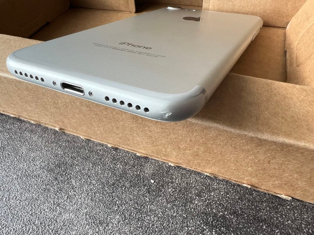 【美品】Apple iPhone 7 32GB シルバー 純正バッテリー100%
