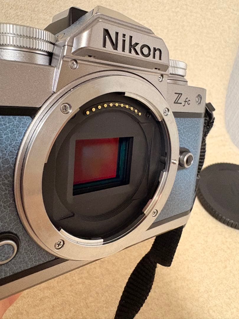 Nikon Z fc ミラーレスカメラ　チョークブルー