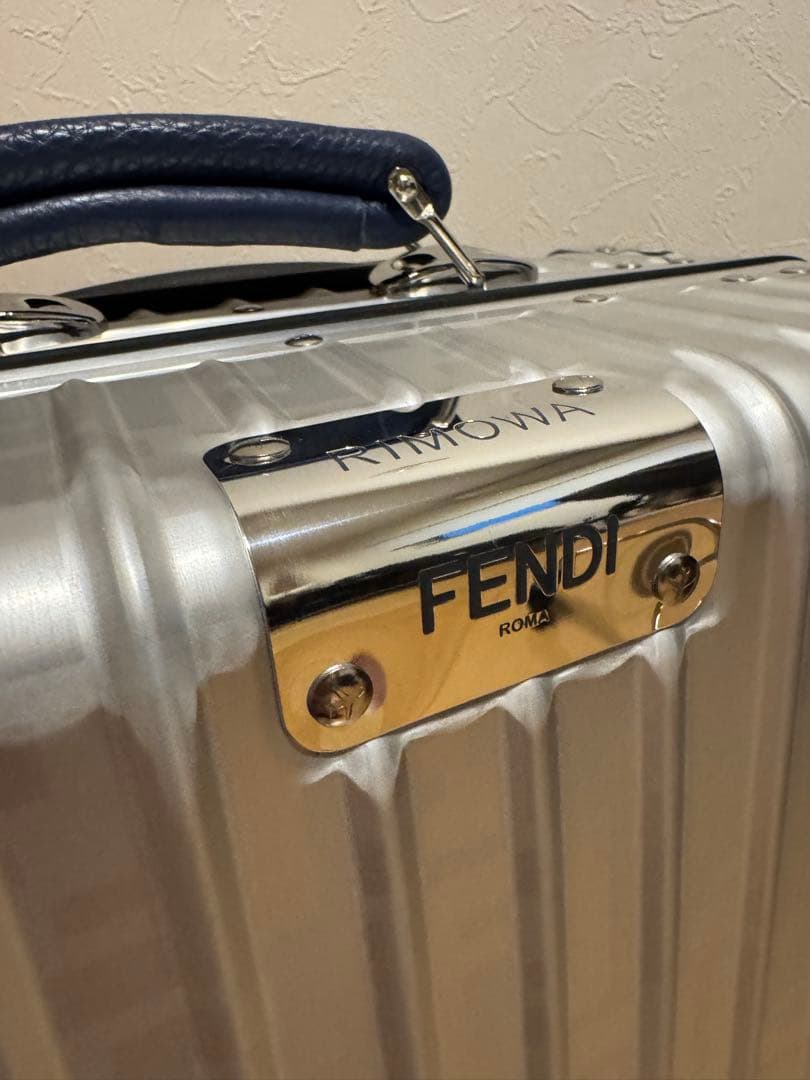 リモワ　RIMOWA FENDI キュリーケース　タグ付