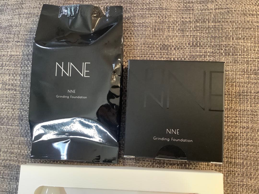 【未開封】NNEグラインディングファンデーション　ケース　セット