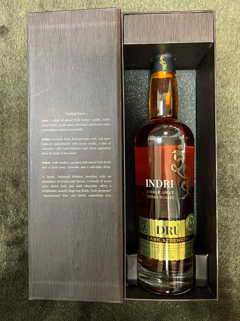 INDRI シングルモルトウイスキー カスクストレングス 700ml