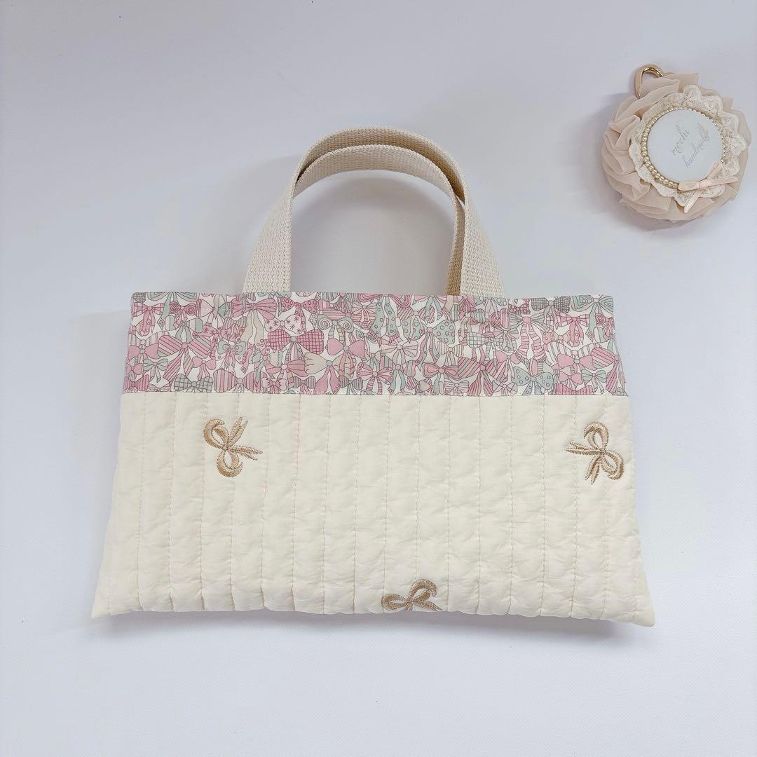 ちな様　レッスンバッグ　上履き袋　体操着袋　ヌビ　キルト　いちご　刺繍生地