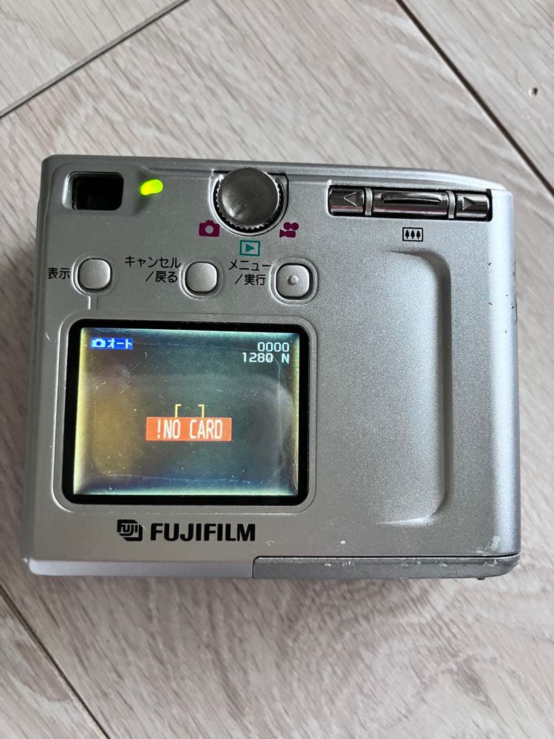 匿名配送♪動作確認済 オールドコンデジFUJIFILM finepix4500
