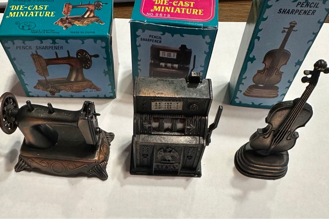 アンティーク雑貨 DIE-CASTMINIATURE   PENCILSHARPENER