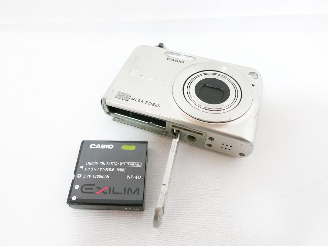 CASIO EXILIM コンパクトデジタルカメラ EX-Z1200 シルバー