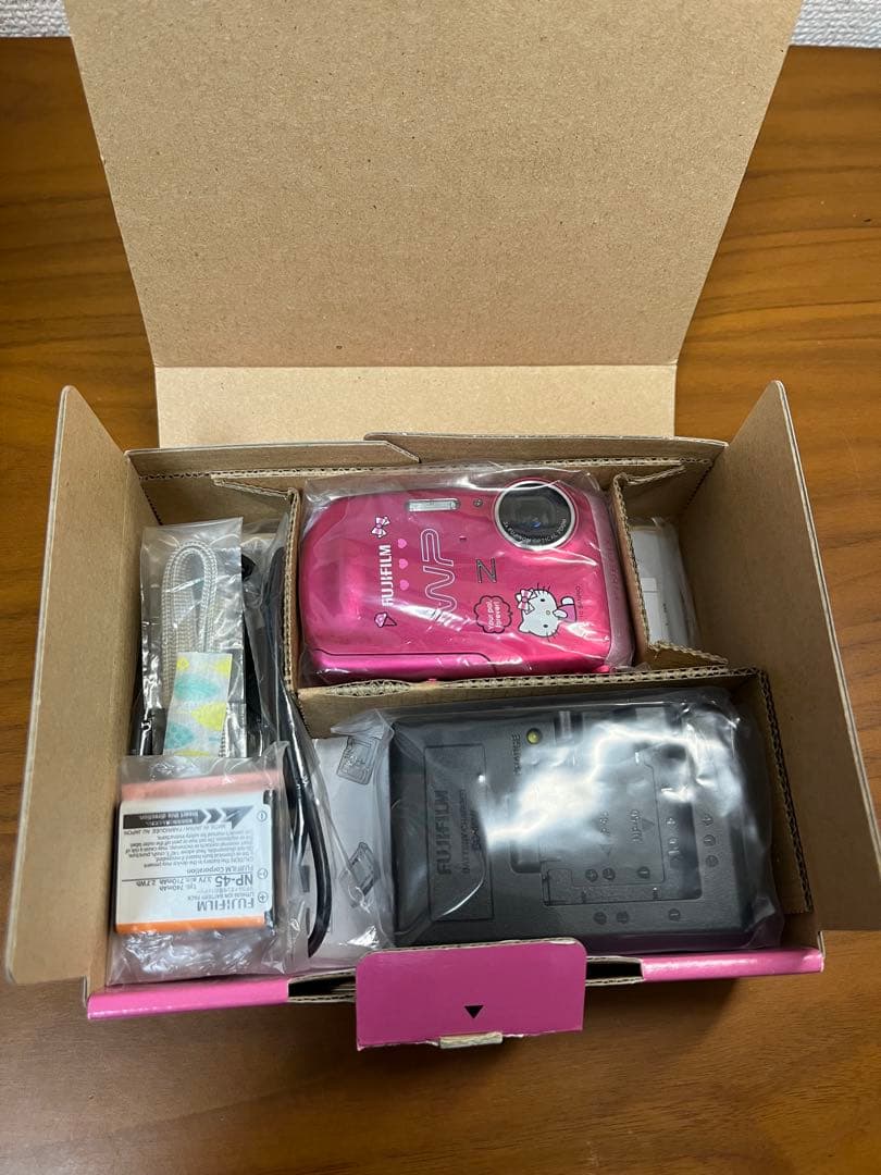 FUJIFILM FinePix Z33WP サンリオ