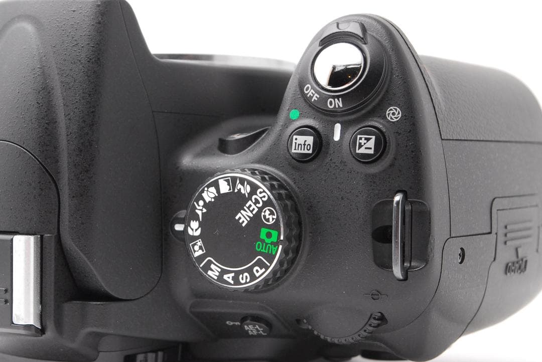 【ショット数４７０枚】Nikon D5000　スマホ転送　自撮り　バリアングル