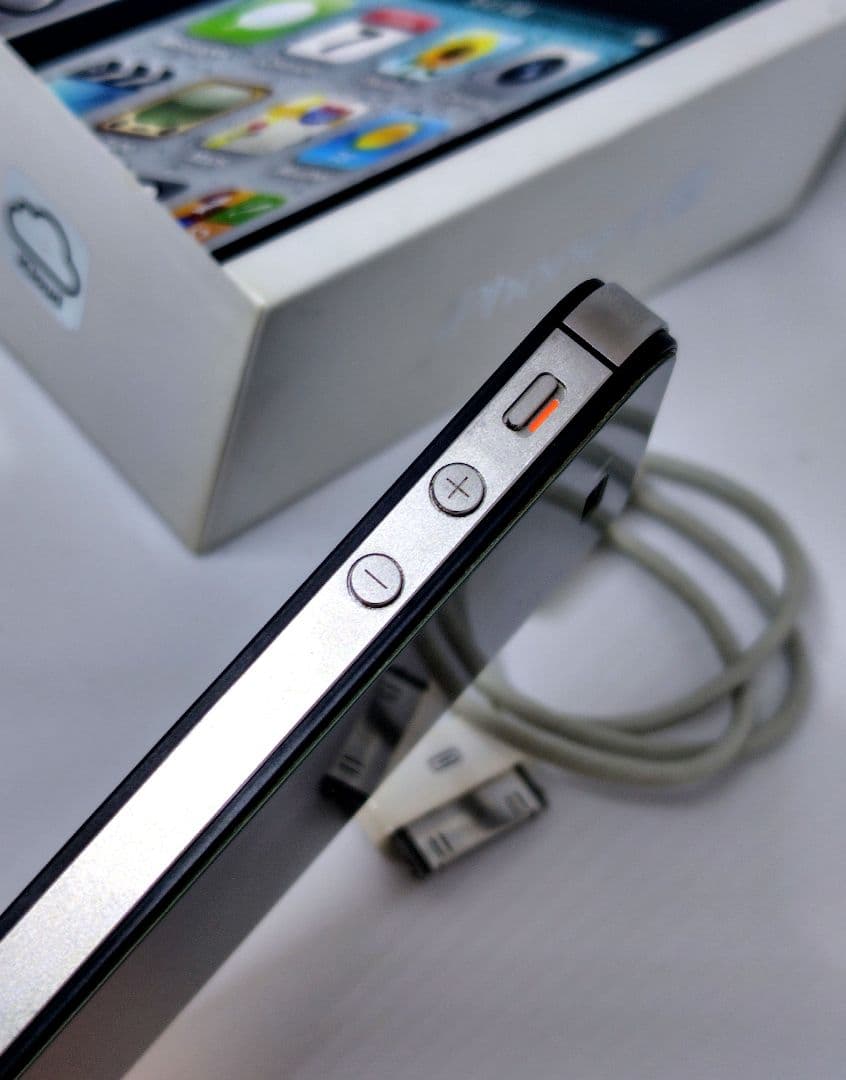 iPhone4s 64GB ブラック au 初期化済 Hello画面 動作確認済