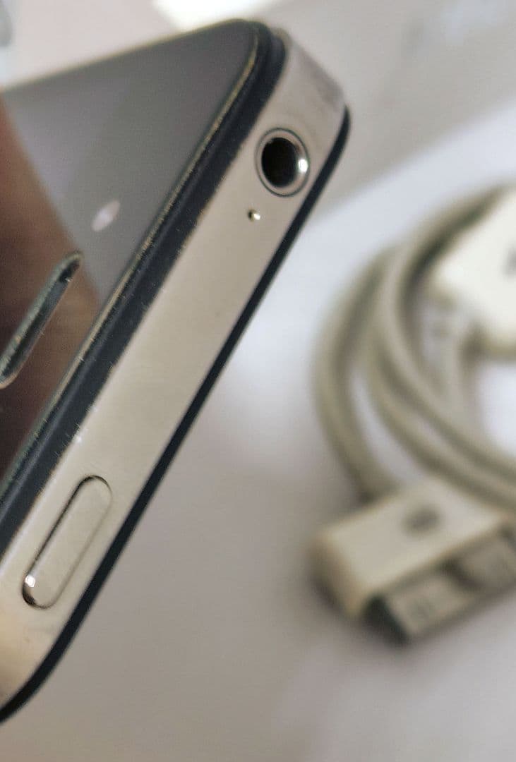 iPhone4s 64GB ブラック au 初期化済 Hello画面 動作確認済