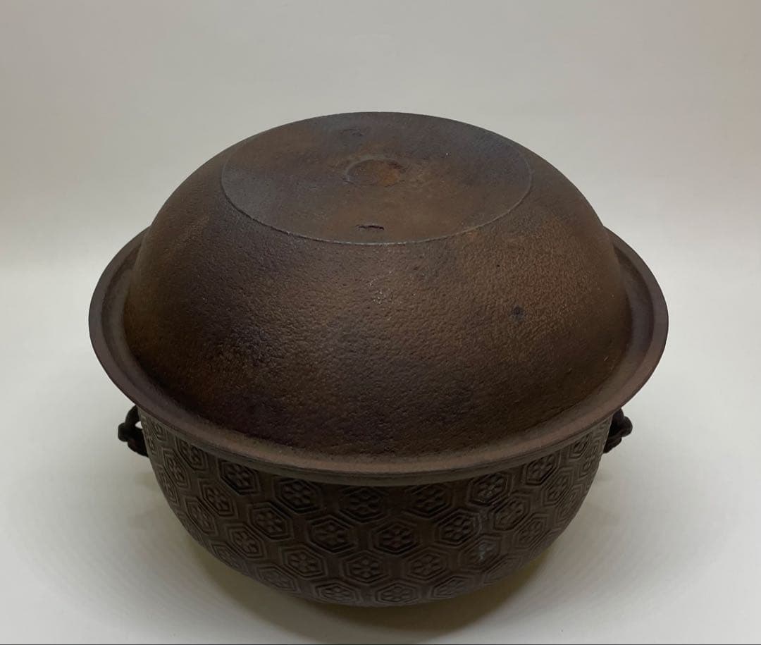 人間国宝　釜師　高橋敬典　真形羽釜　亀甲地紋　茶釜　共箱　茶道具 　　g5113