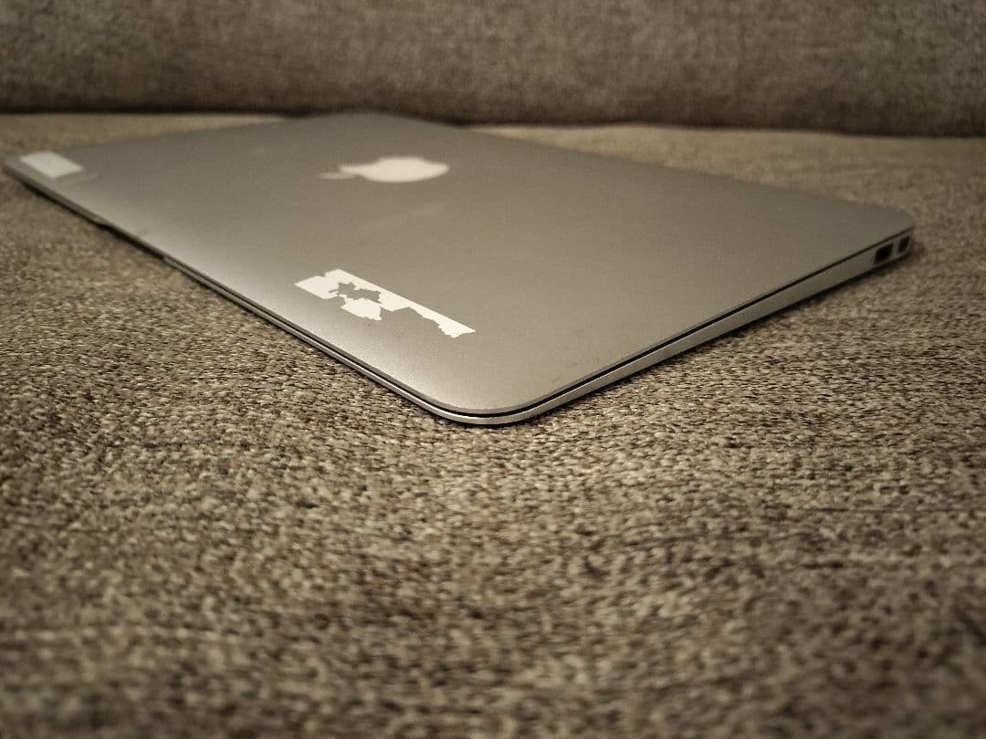 MacBook Air 13インチ A1466 解体業者引取 美品　動作未確認