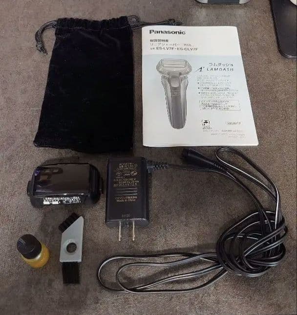Panasonic メンズ電気シェーバー 充電スタンド付き　ES-LV7F