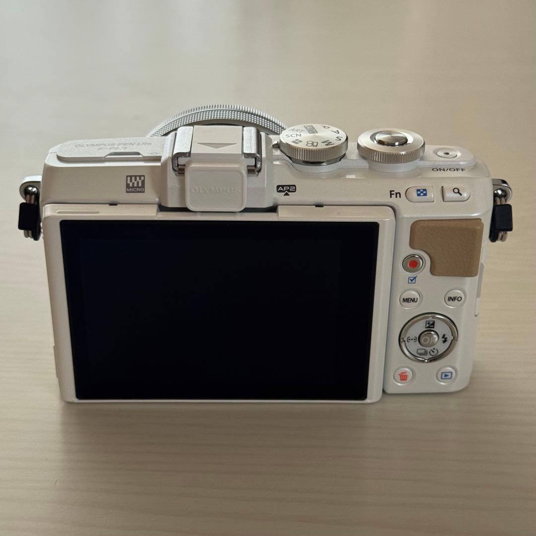 OLYMPUS PEN Lite E-PL7 ホワイト ミラーレス一眼 カメラ