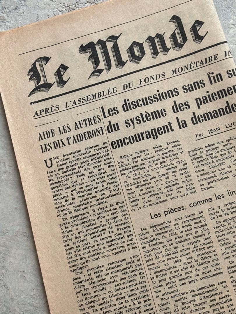 アンティーク ソーイングセット 糸巻き木製ボビン ピンクッション 古新聞付き