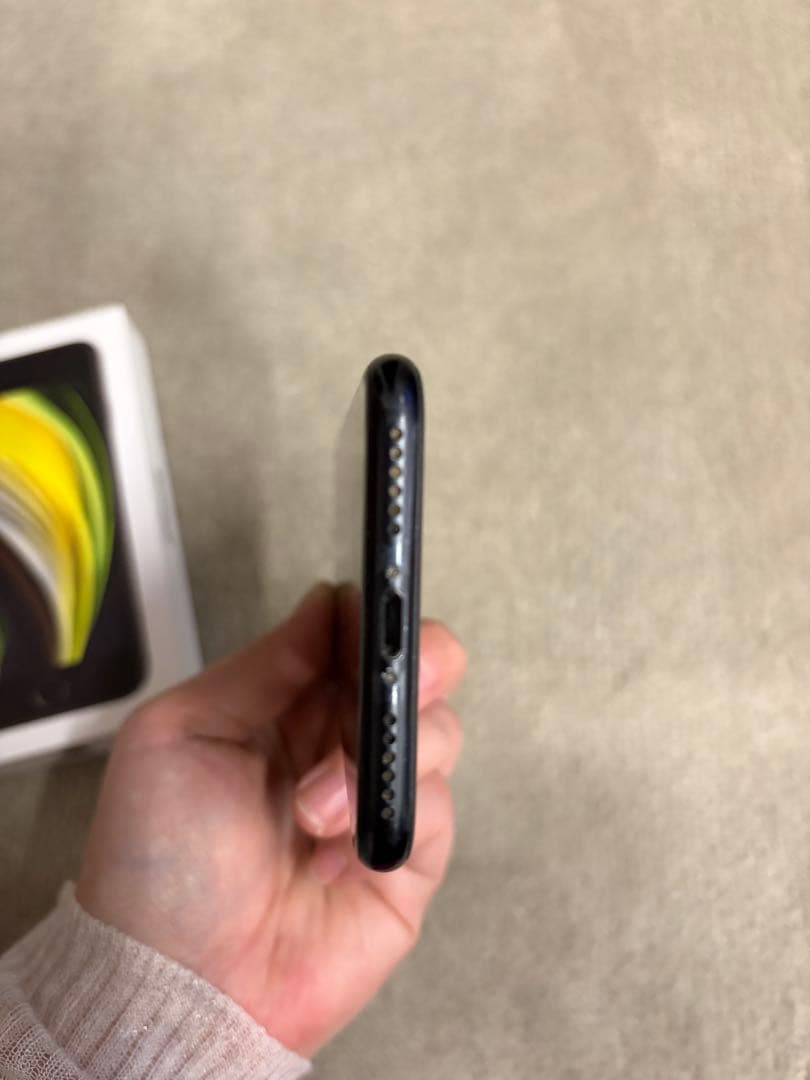 Apple iPhone SE (第2世代) 64GBブラック 箱付き