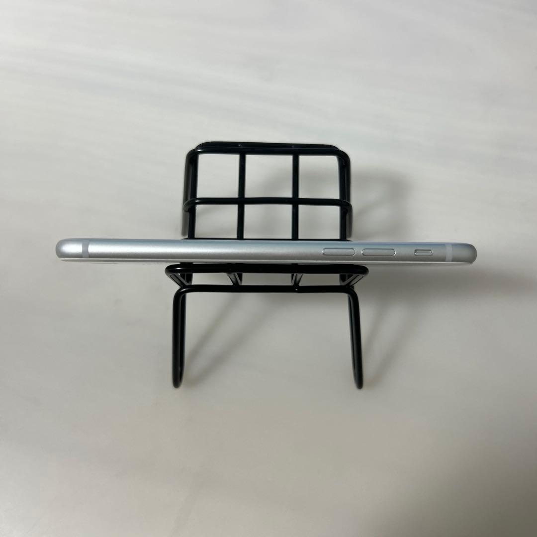 iPhone 8 シルバー　64GB