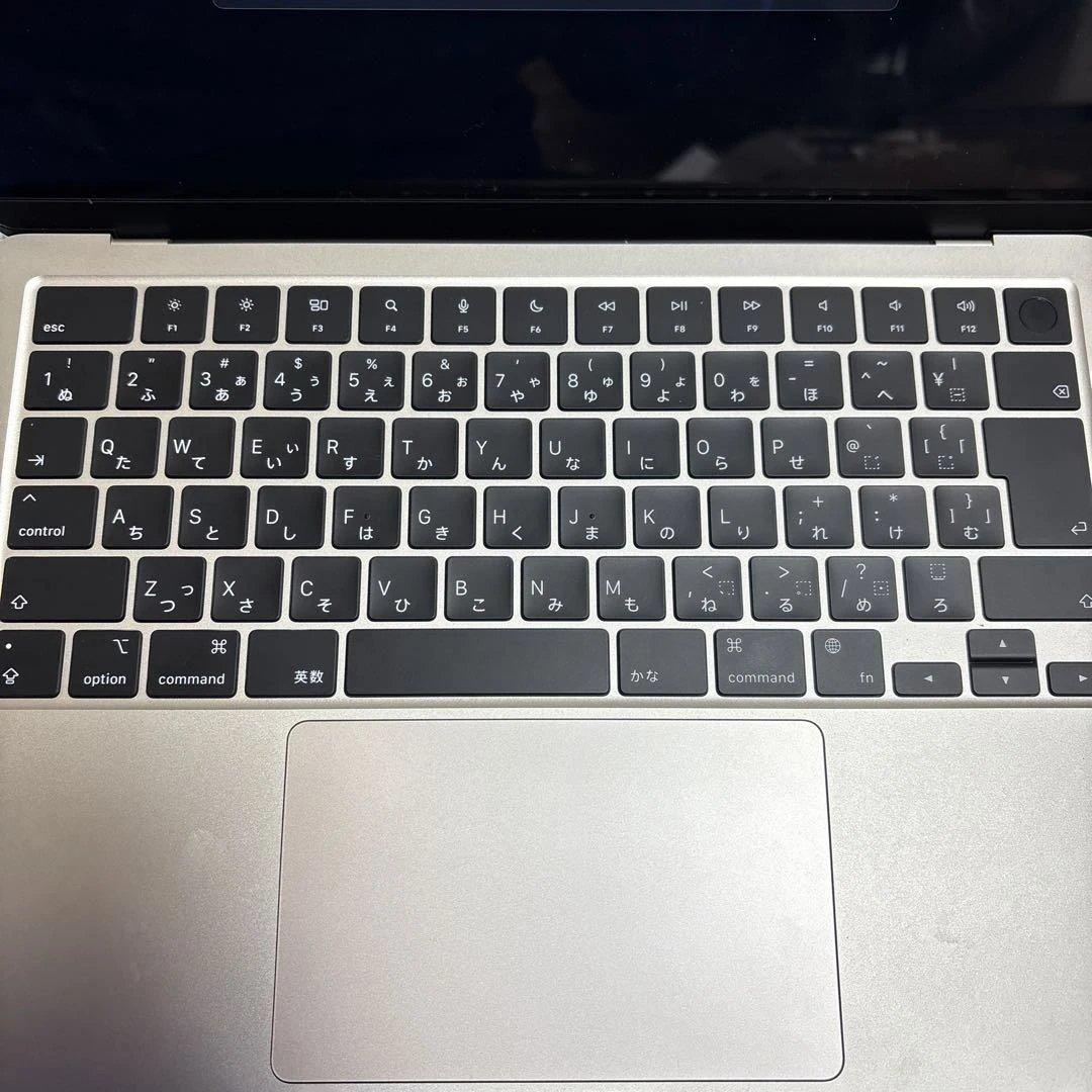Apple MacBookAir M2シルバー 13.6インチ