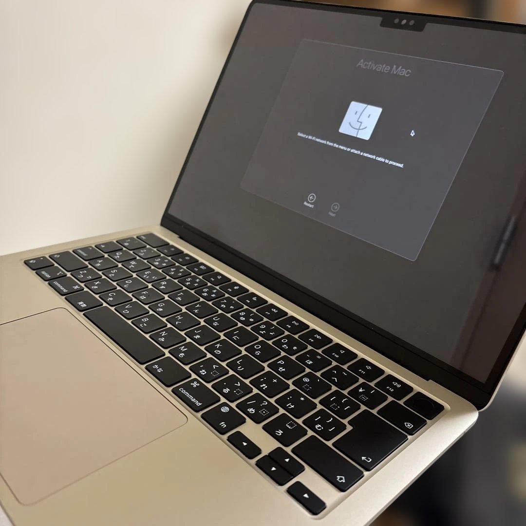 Apple MacBookAir M2シルバー 13.6インチ