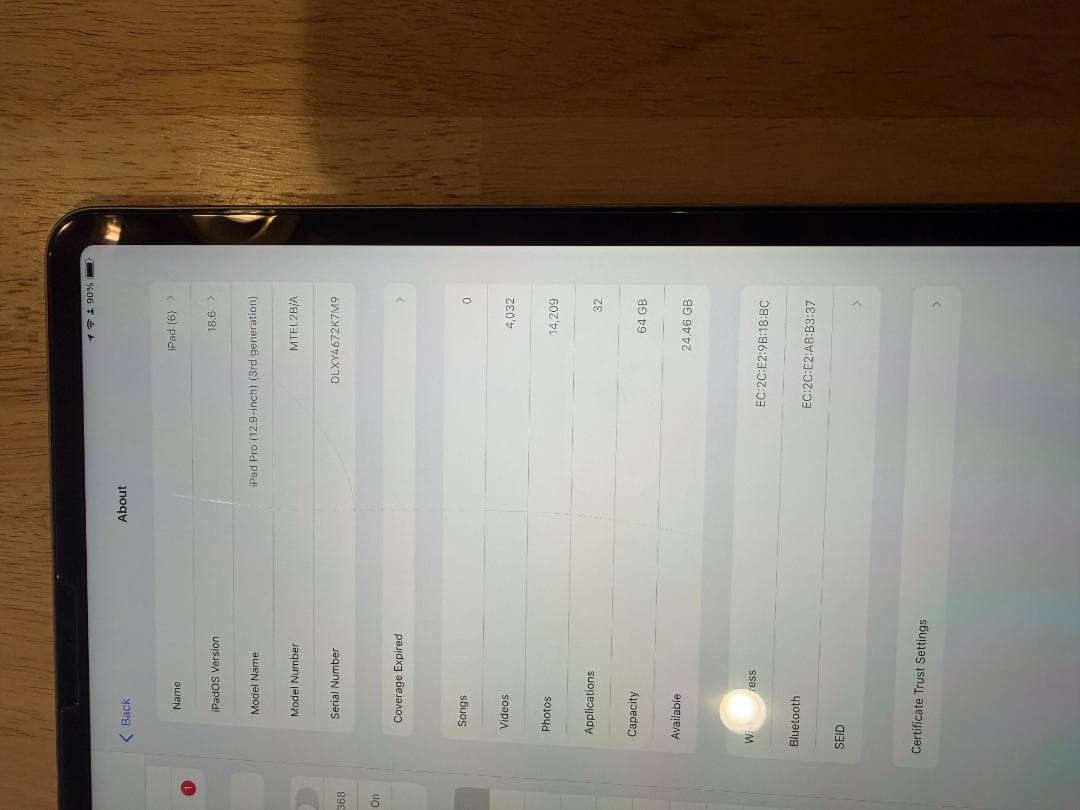 iPad Pro 3 12.9 スペースグレー + Smart Keyboard