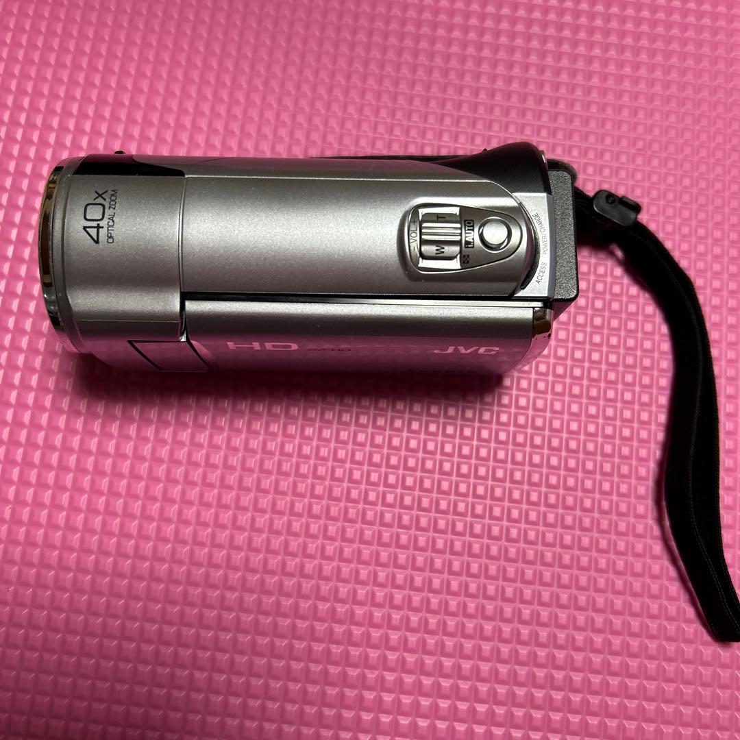 JVC Everio ビデオカメラ 本体 、充電器、三脚セット