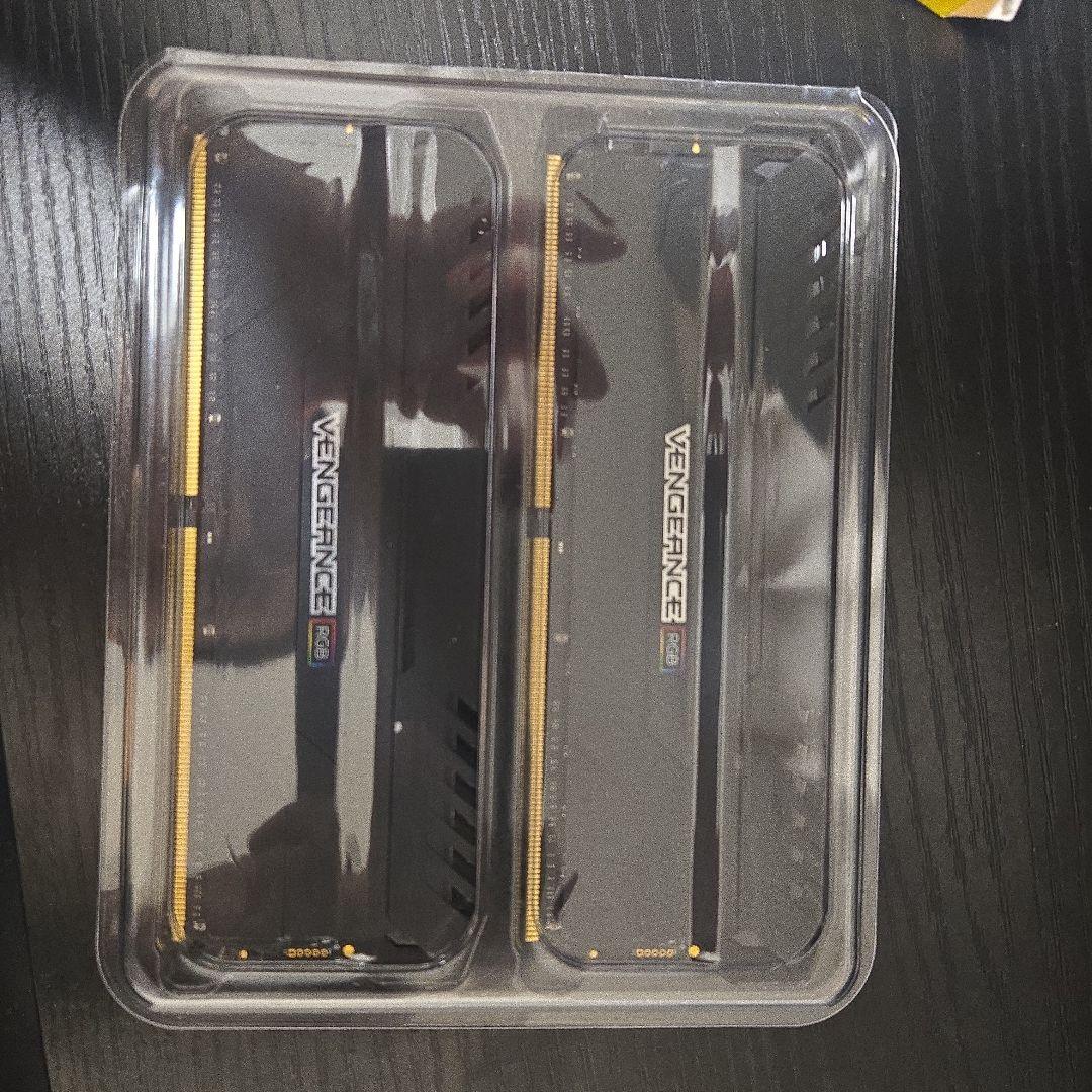 CORSAIR RGB メモリー DDR4 2666 32GB (16x2)