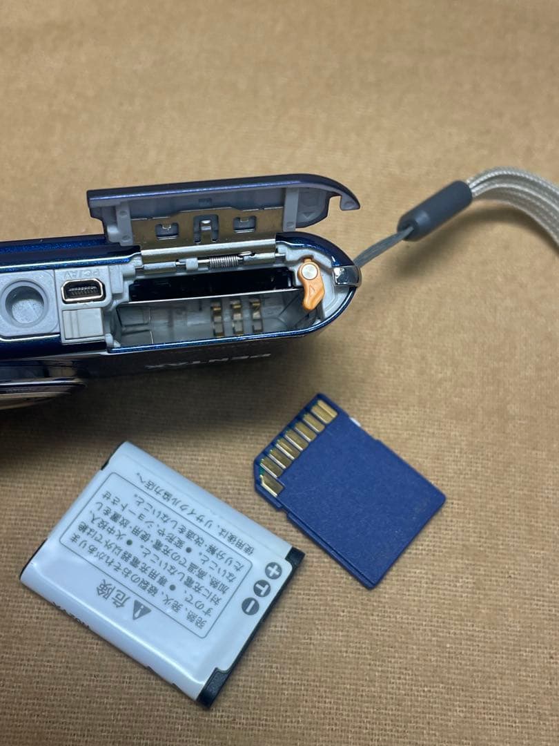 動作品 Pentax Optio P70 コンパクトデジタルカメラ 美品ネイビー