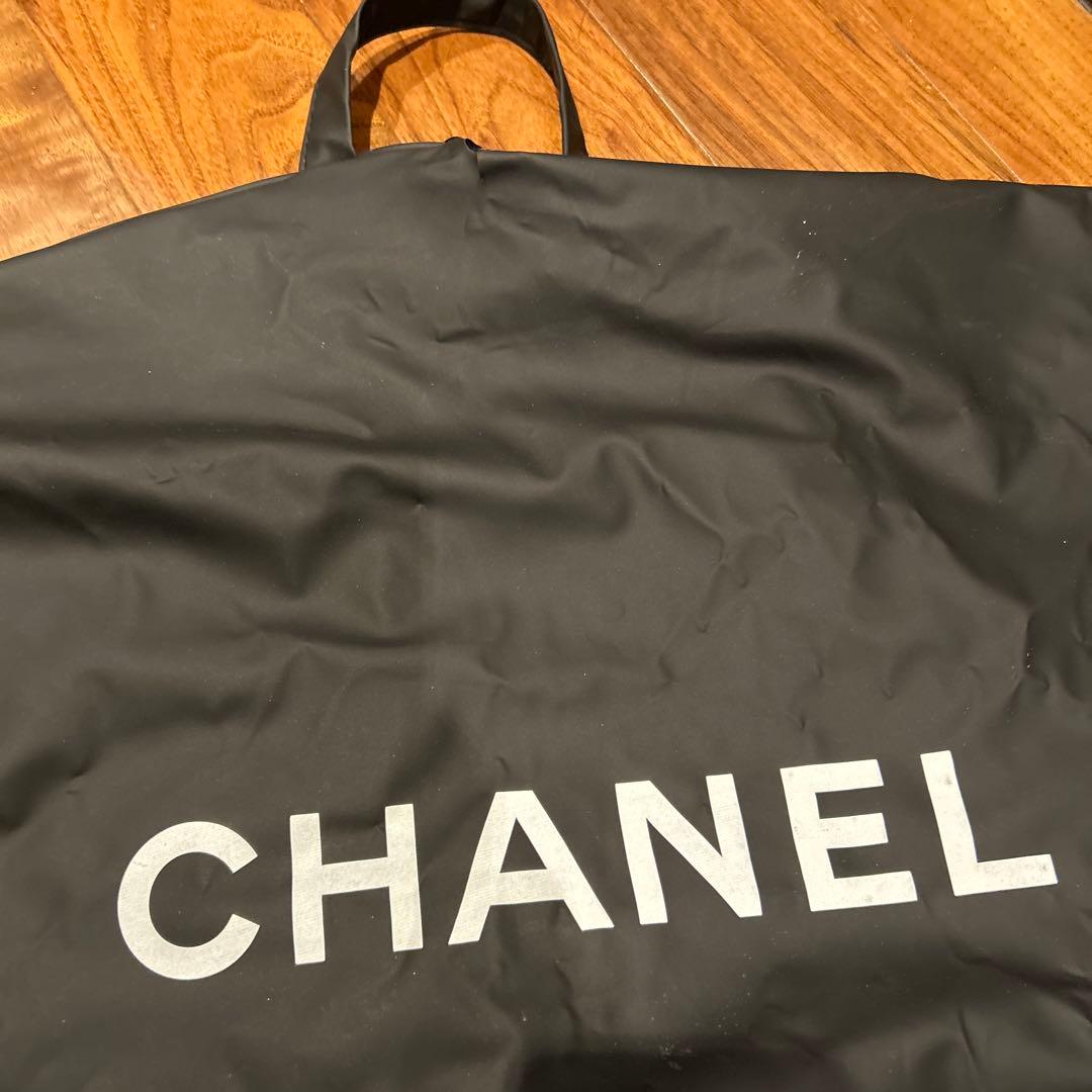CHANEL 高級ガーメントバッグジッパーつきナイロン製とベルベットハンガー