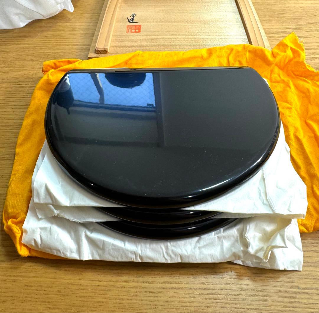 535 輪島塗　半月　銘々皿　五枚組　未使用品　共箱