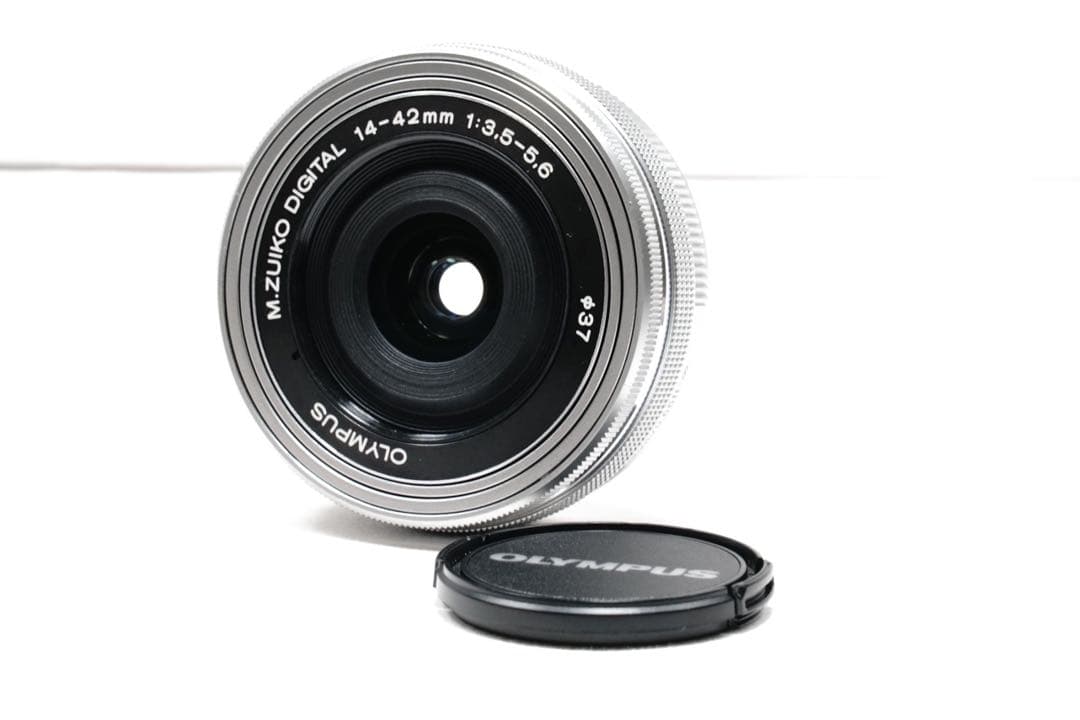 OLYMPUS OM-D E-M5 ミラーレスカメラ パンケーキレンズ
