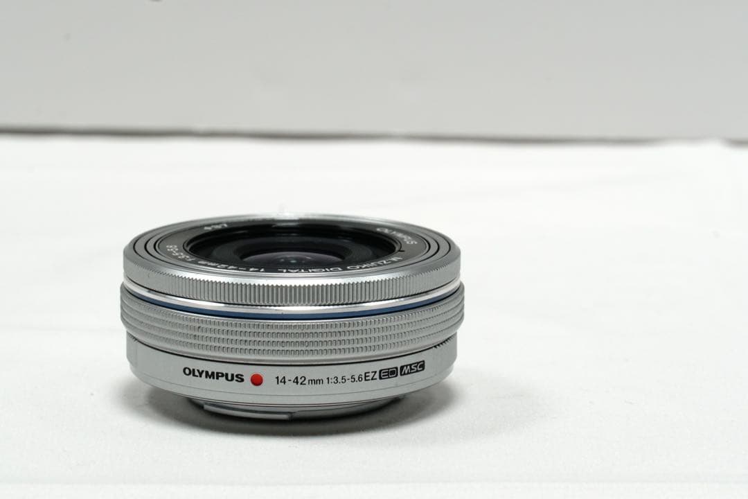 OLYMPUS OM-D E-M5 ミラーレスカメラ パンケーキレンズ