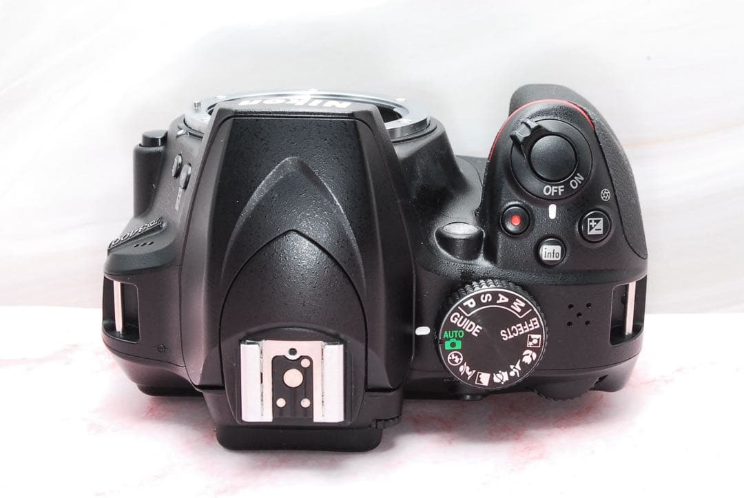 Nikon D3400★一眼レフカメラ★小型&軽量★超高画質