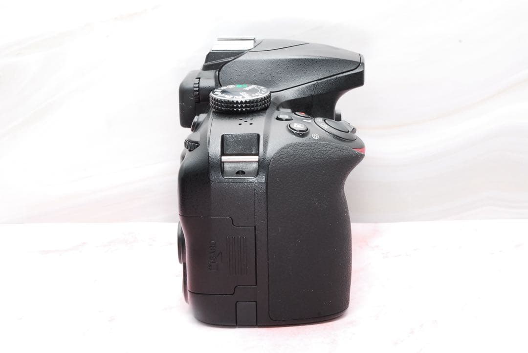 Nikon D3400★一眼レフカメラ★小型&軽量★超高画質