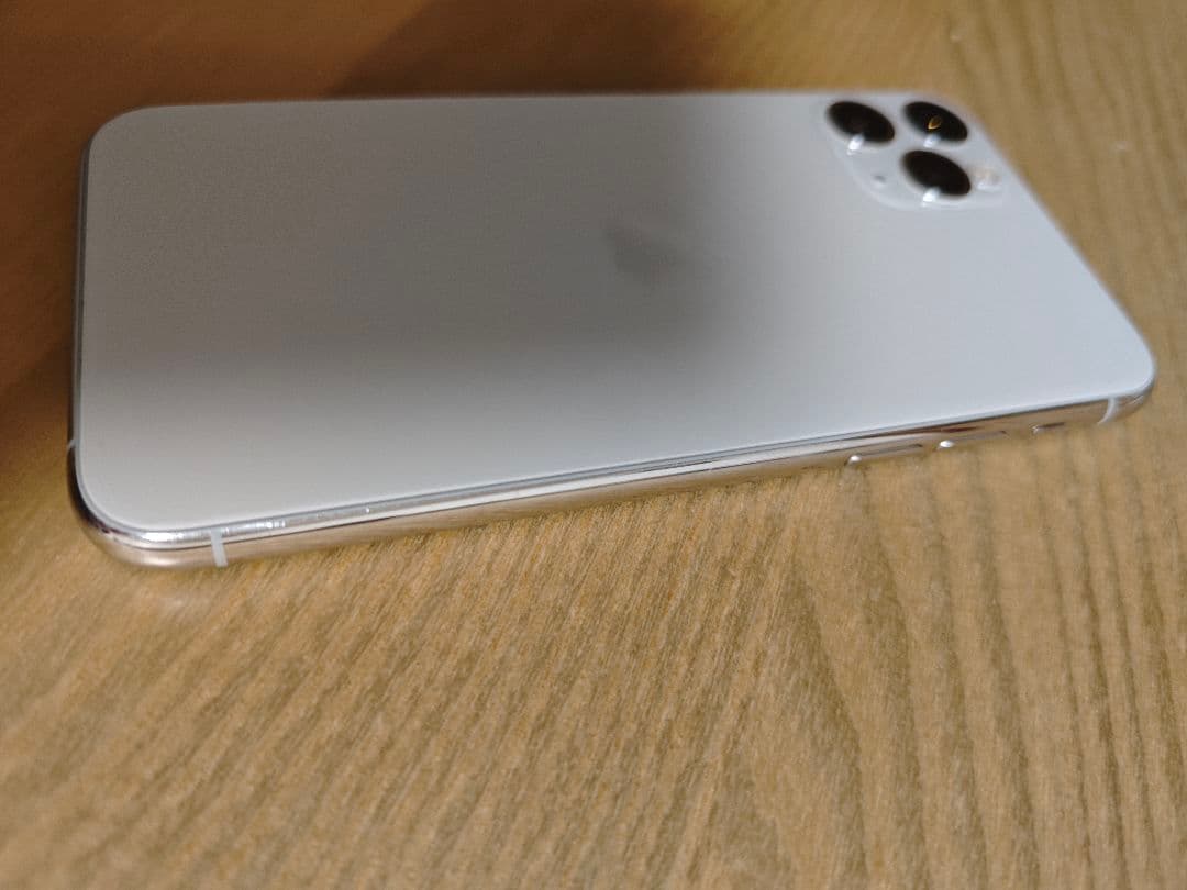 Apple iPhone 11 Pro シルバー 本体　256GB