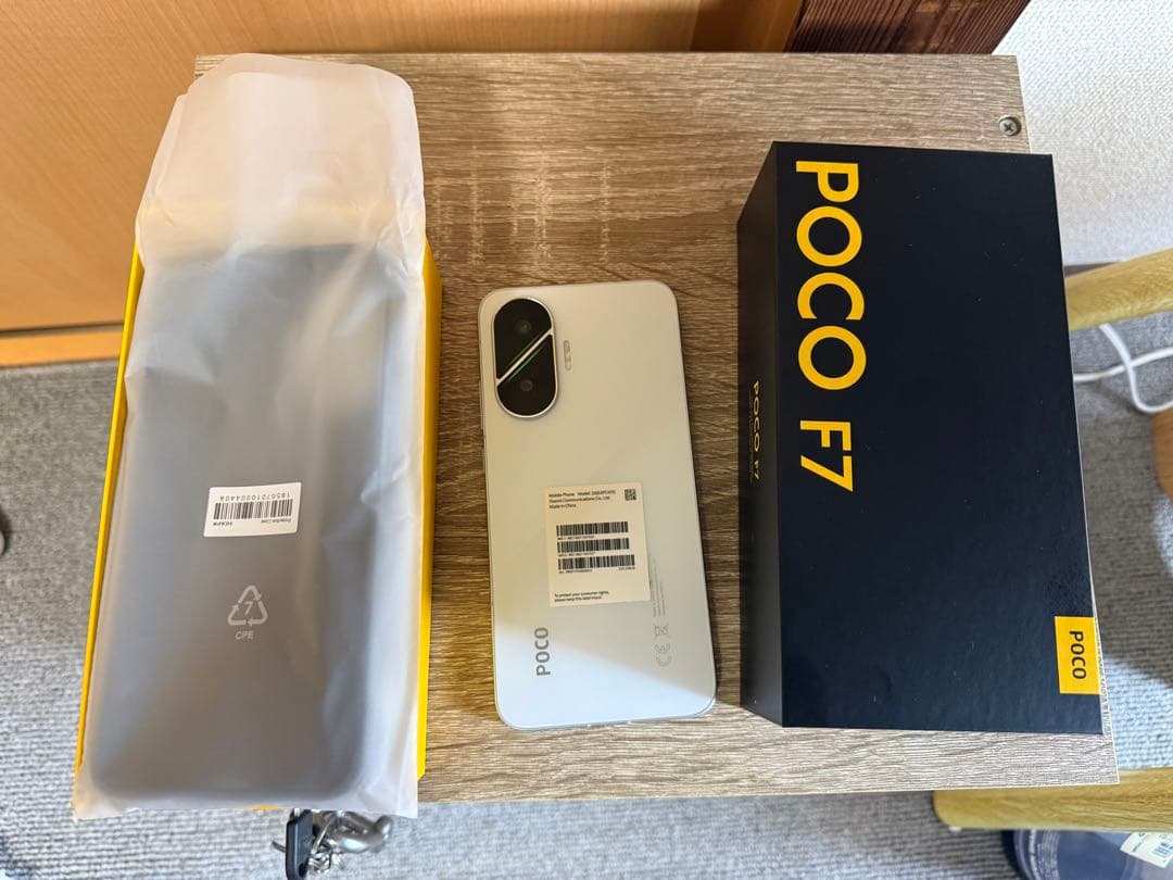 POCO F7 ホワイト 6.67インチ 12 / 256 GB