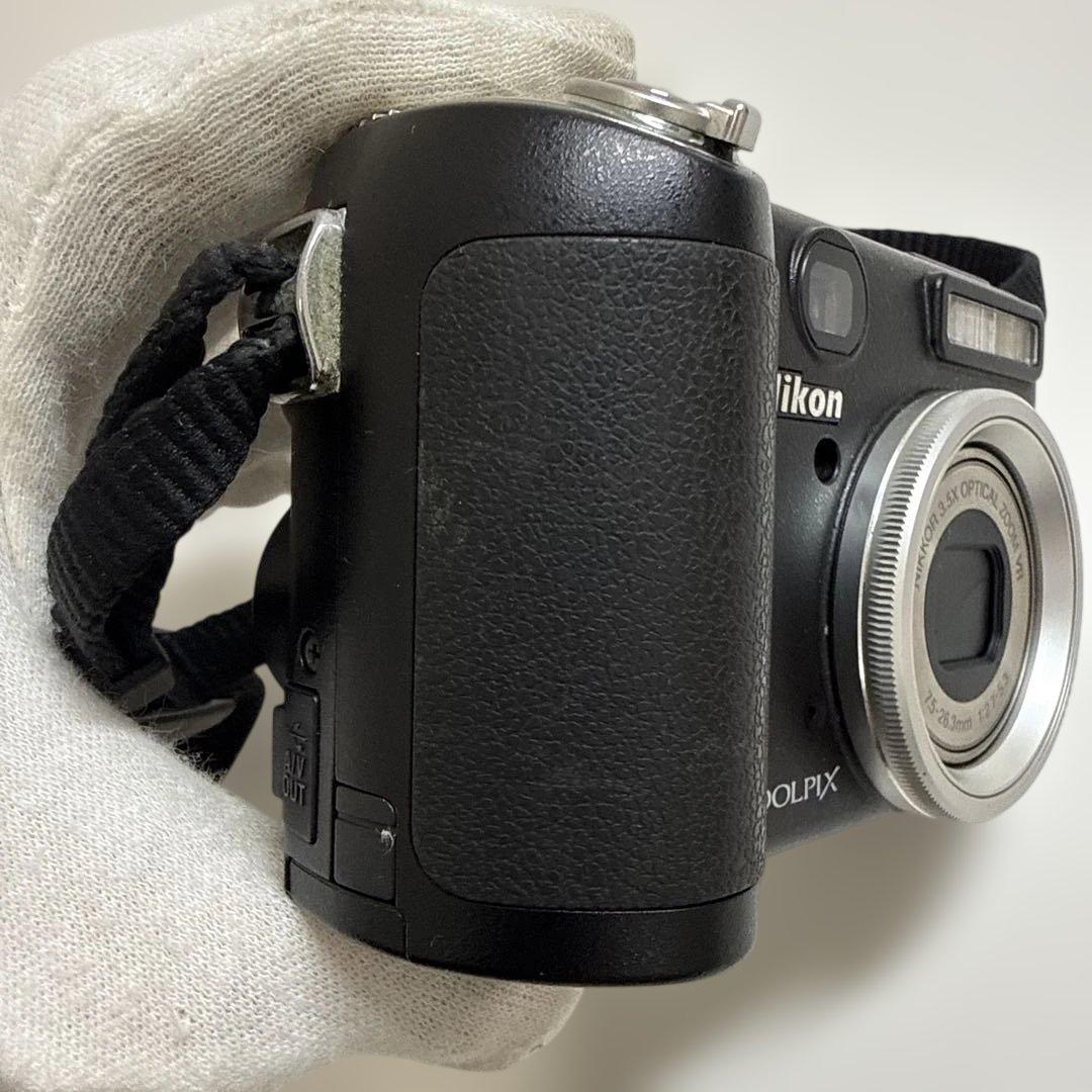 【動作確認済】Nikon COOLPIX デジタルカメラ 充電器付き　☺︎