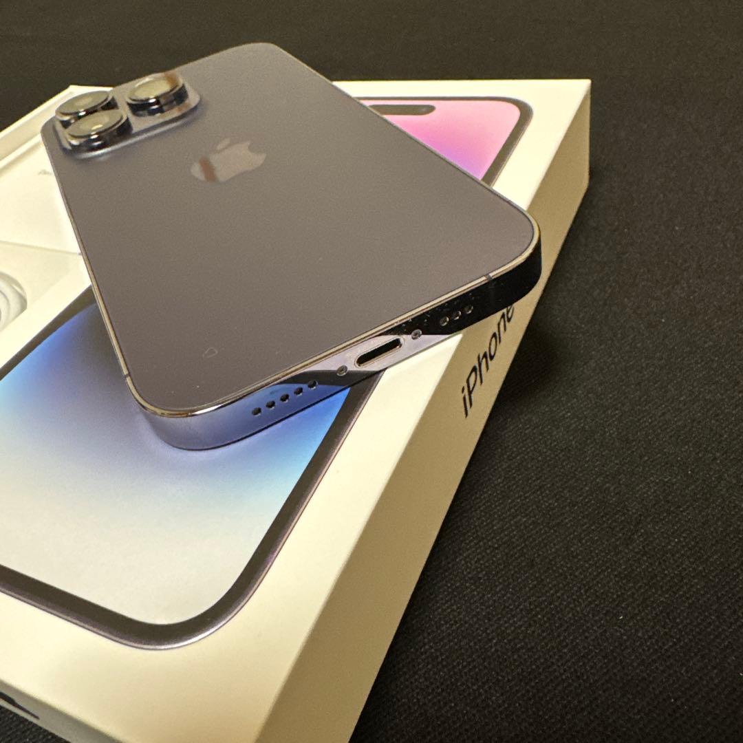 やす iPhone 14 Pro ディープパープル