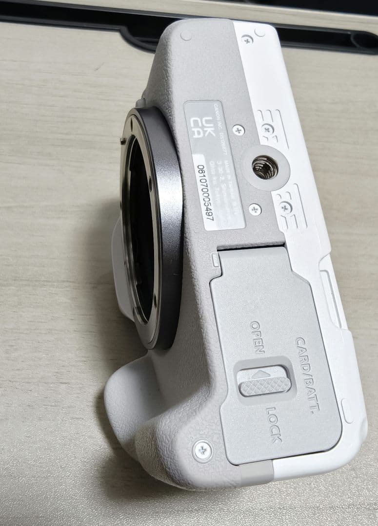 Canon EOSR50【箱、説明書付属】