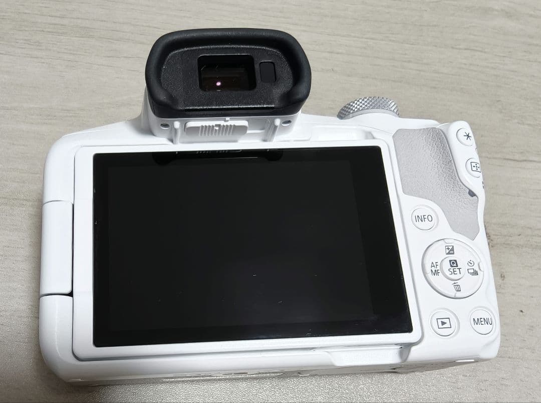 Canon EOSR50【箱、説明書付属】