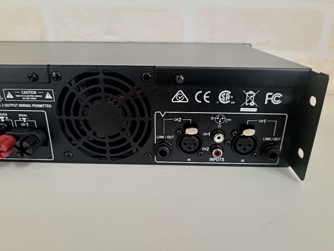 【極上美品♪】Crown XLS 2002 パワーアンプ AMCRON