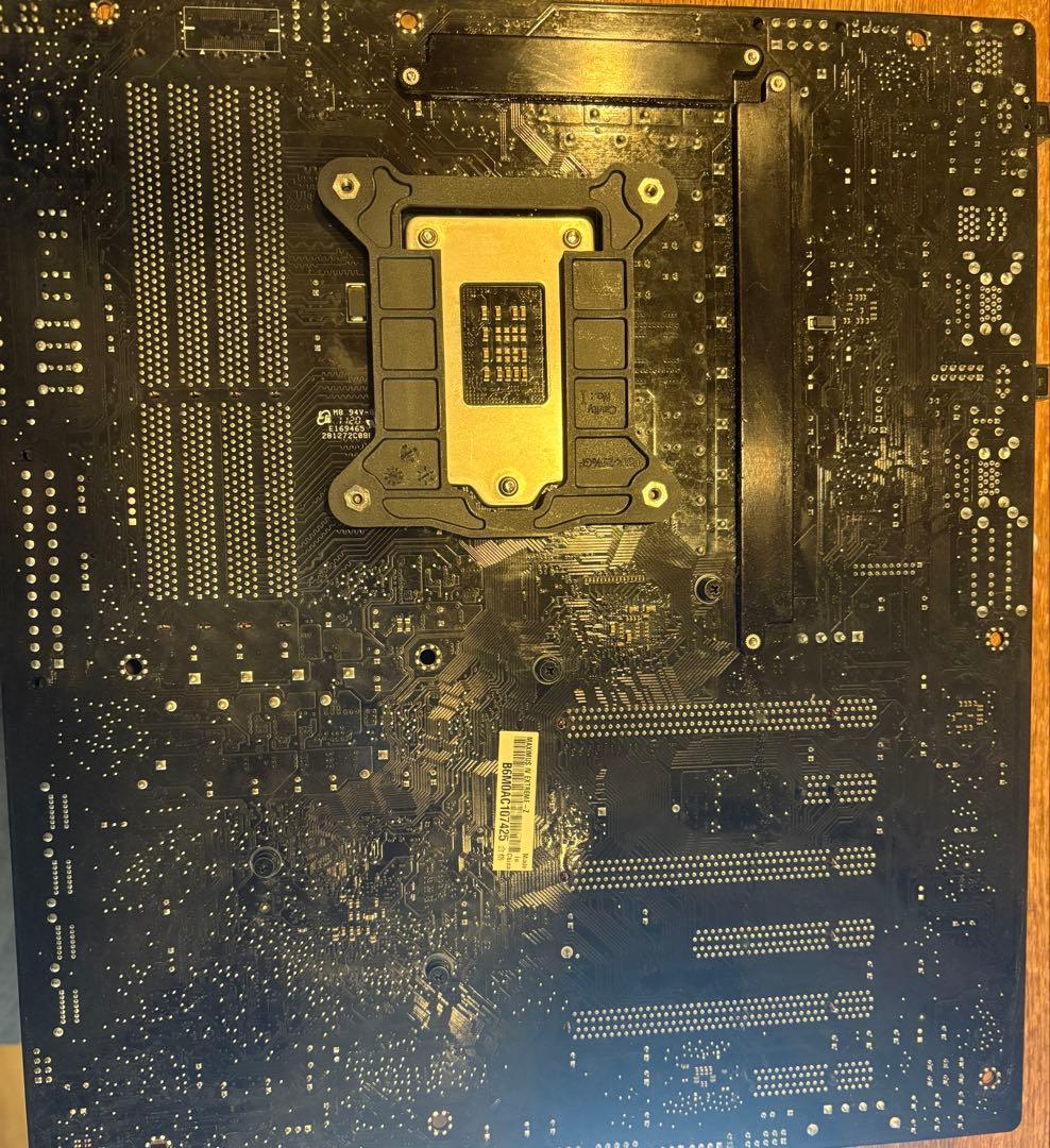 ASUS MAXIMUS IV EXTREME Z ATXマザーボードオマケ付き
