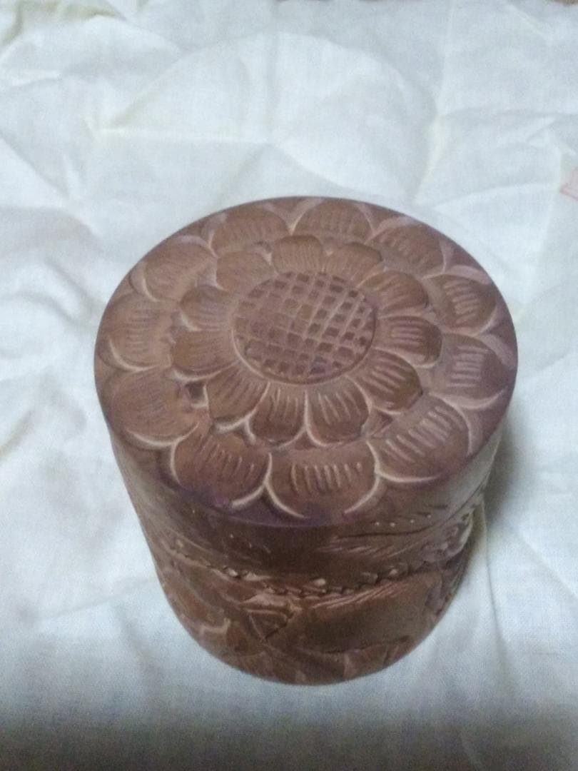 印度白檀　香合 木彫り