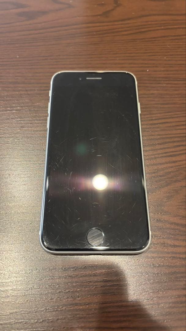 iPhone SE (第3世代) ホワイト SIMフリー　純正イヤホン付き