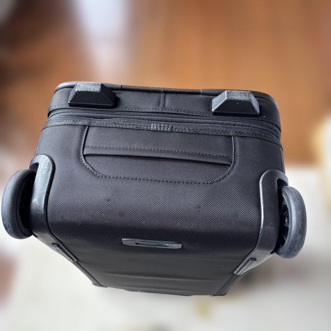 TUMI エクスパンダブルキャリーケース　機内持ち込み可