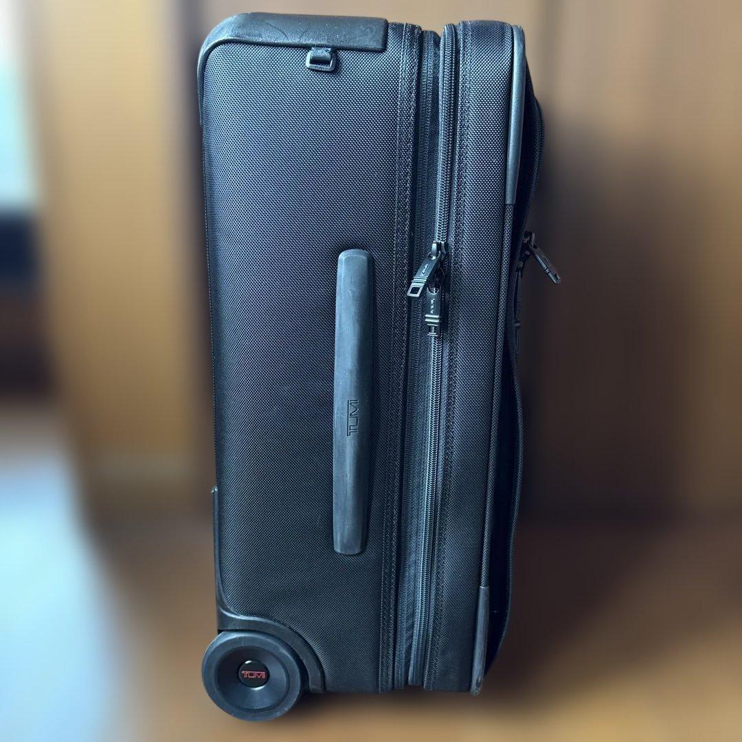 TUMI エクスパンダブルキャリーケース　機内持ち込み可