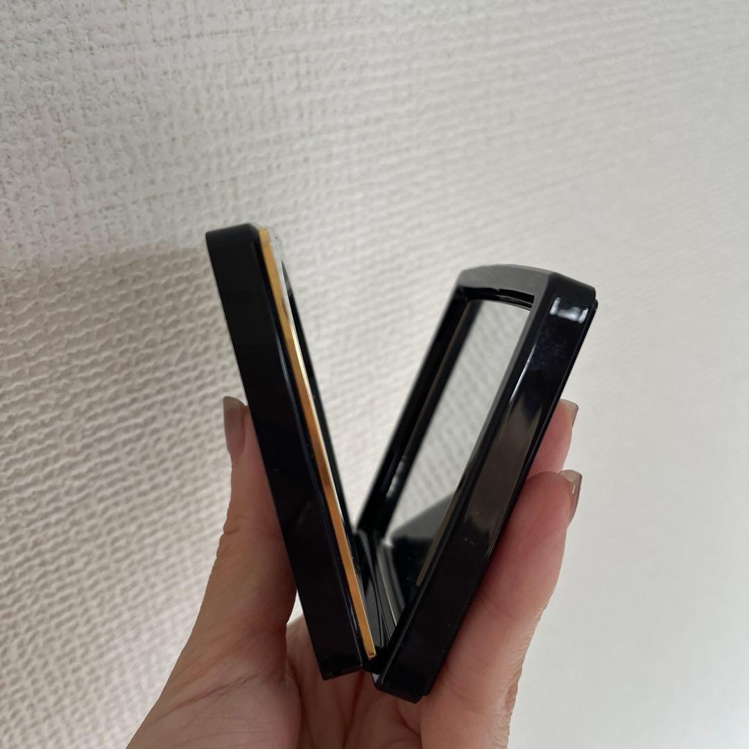 BOBBI BROWN シアーフィニッシュ プレストパウダーペールイエロー10g