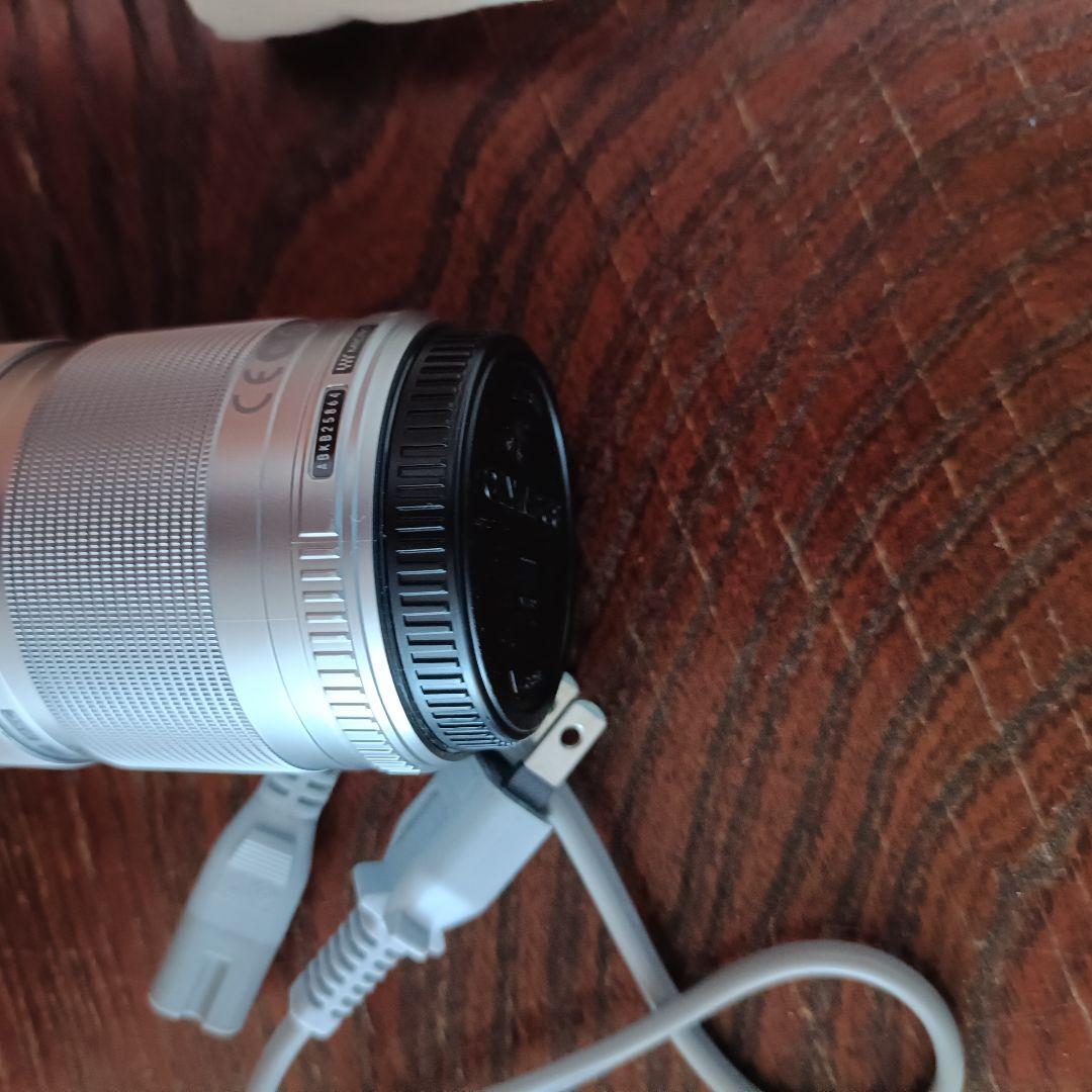OLYMPUS PEN Lite E-PL7ホワイトミラーレスカメラ望遠、ケース