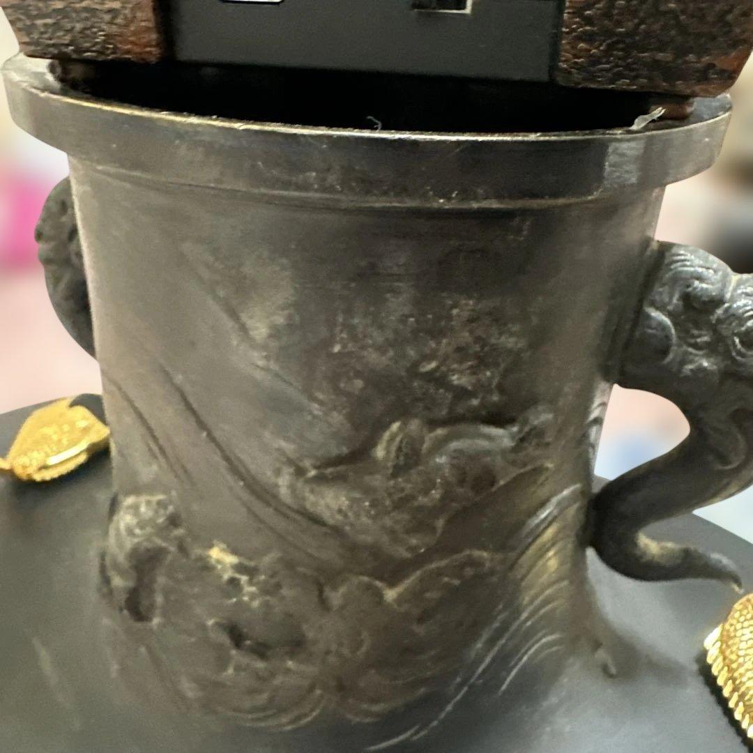 金属製装飾品 花と馬の彫刻