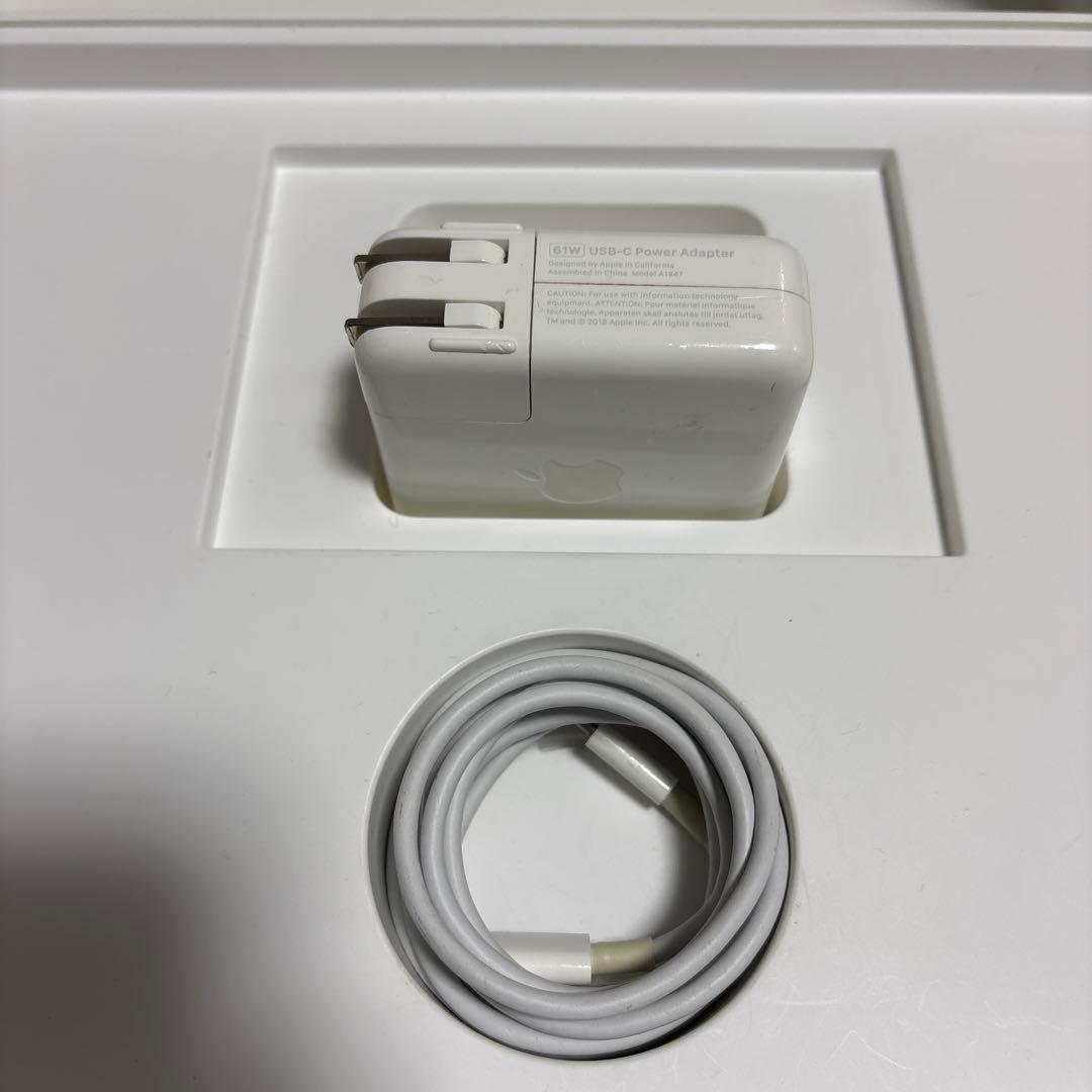 MacBook Pro (13インチ 2020 TB3×4ポート)