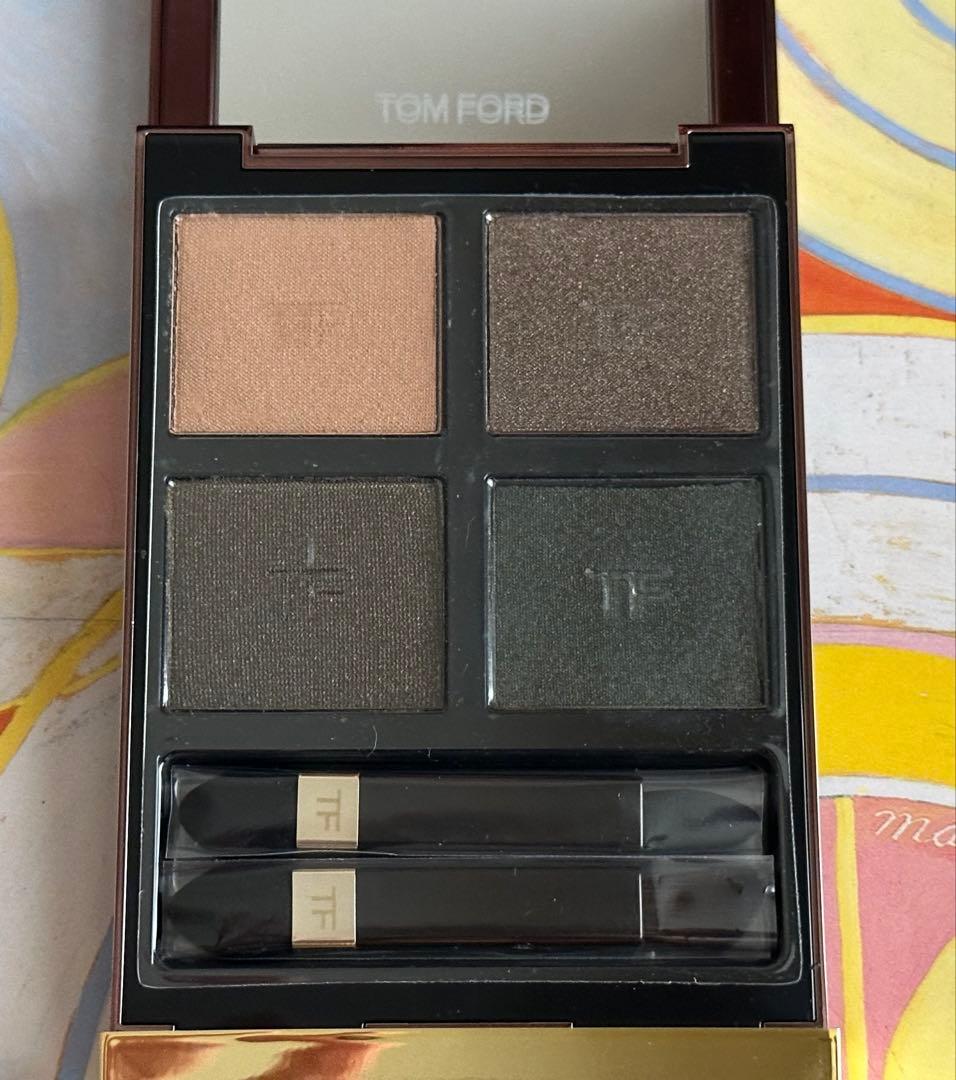 廃盤 TOM FORD アイシャドウパレット 4色 38Cベロア カーキ